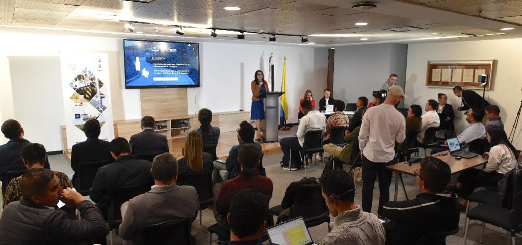 Reunión del Seminario de presentación de la calculadora de costos en auditorio del Ministerio de Transporte